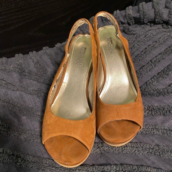 Kenneth Cole reaction Suede wedges Sz 7 - Picture 4 of 5